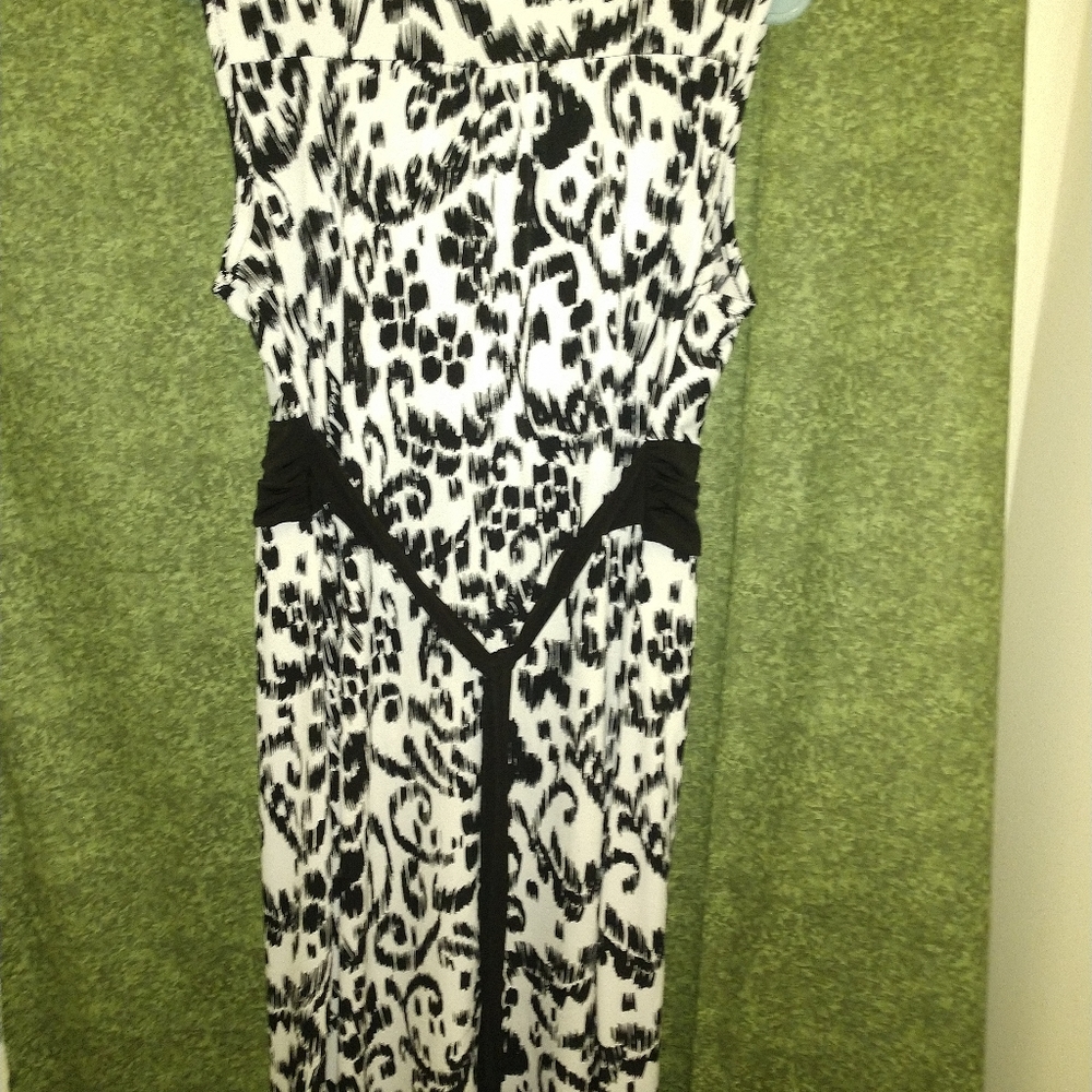 Dress - Picture 5 of 6